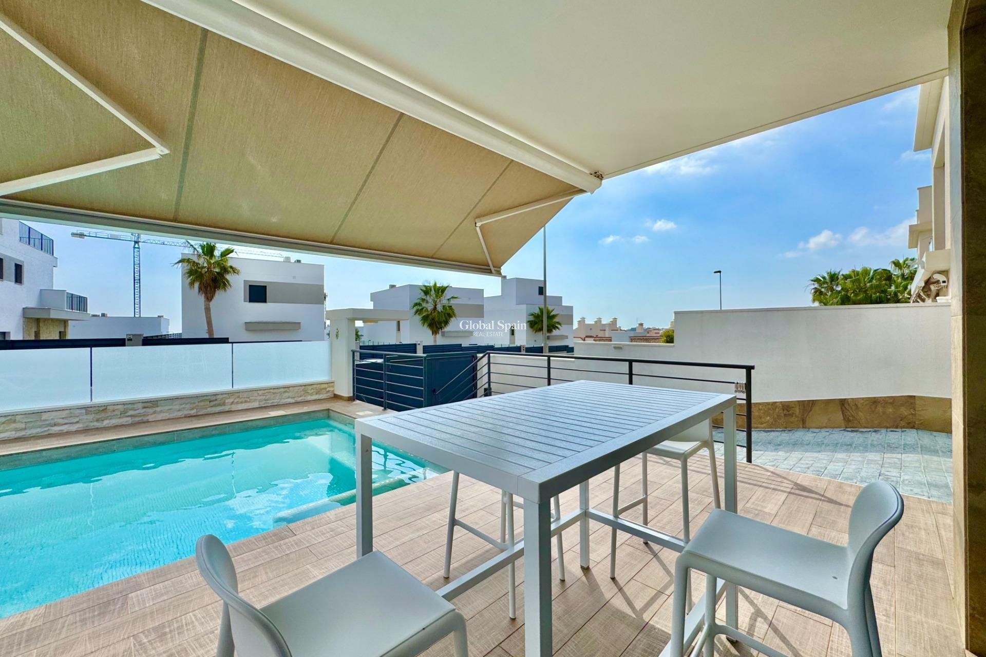 Resale - VILLA -
SAN MIGUEL DE SALINAS - Bellavista