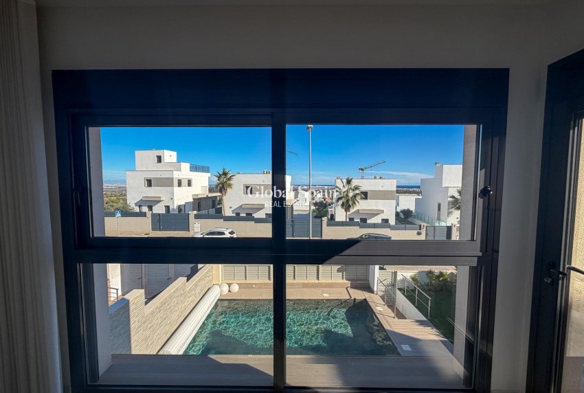Resale - VILLA -
SAN MIGUEL DE SALINAS - Bellavista