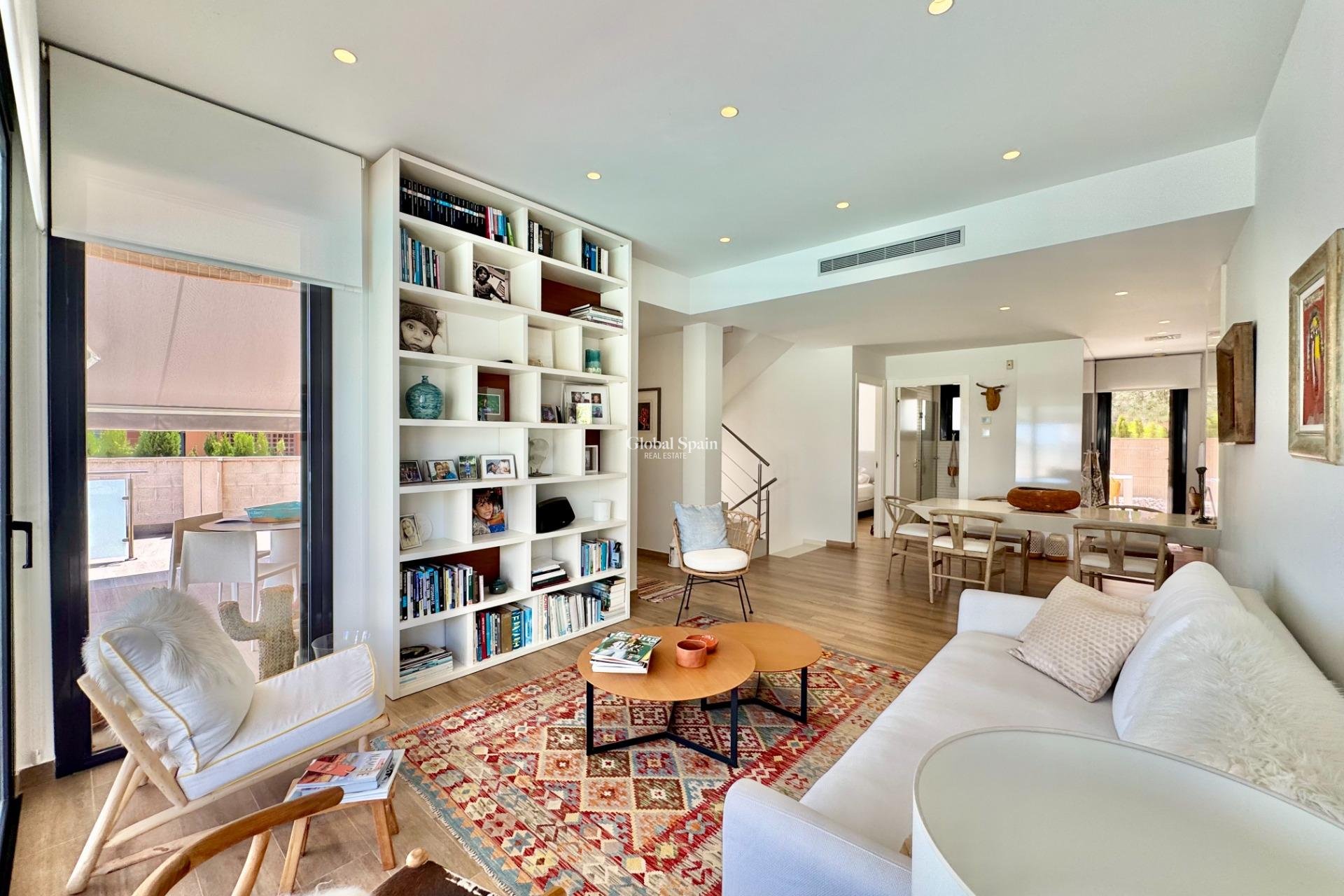 Resale - VILLA -
SAN MIGUEL DE SALINAS - Bellavista