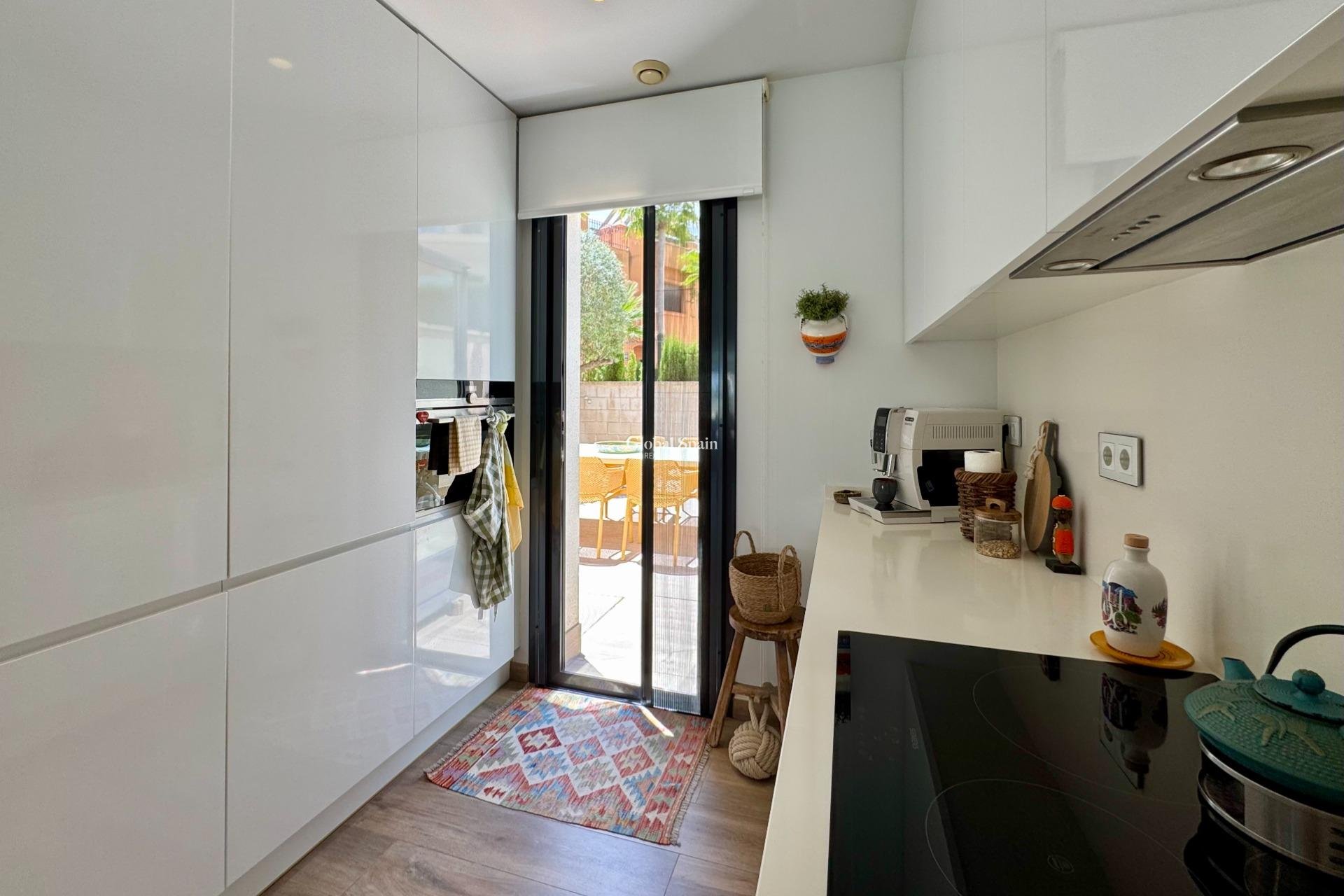 Resale - VILLA -
SAN MIGUEL DE SALINAS - Bellavista