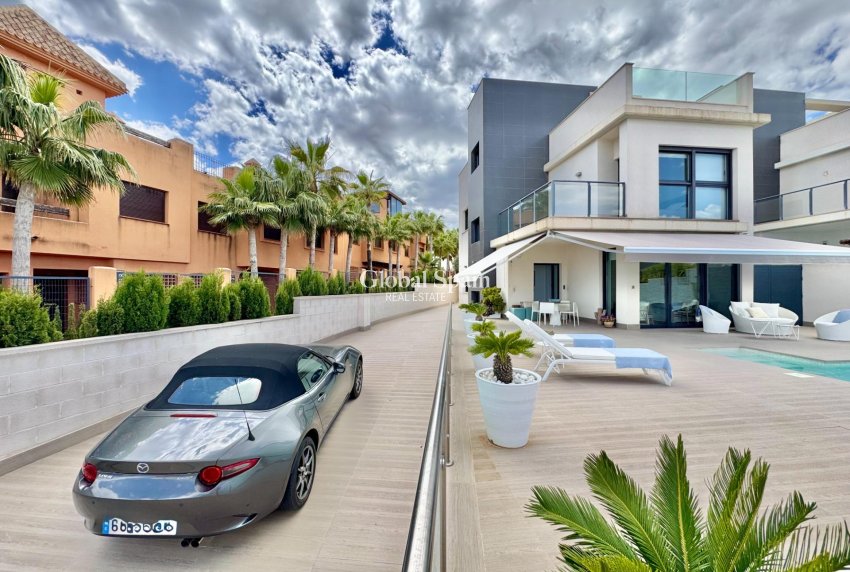 Resale - VILLA -
SAN MIGUEL DE SALINAS - Bellavista