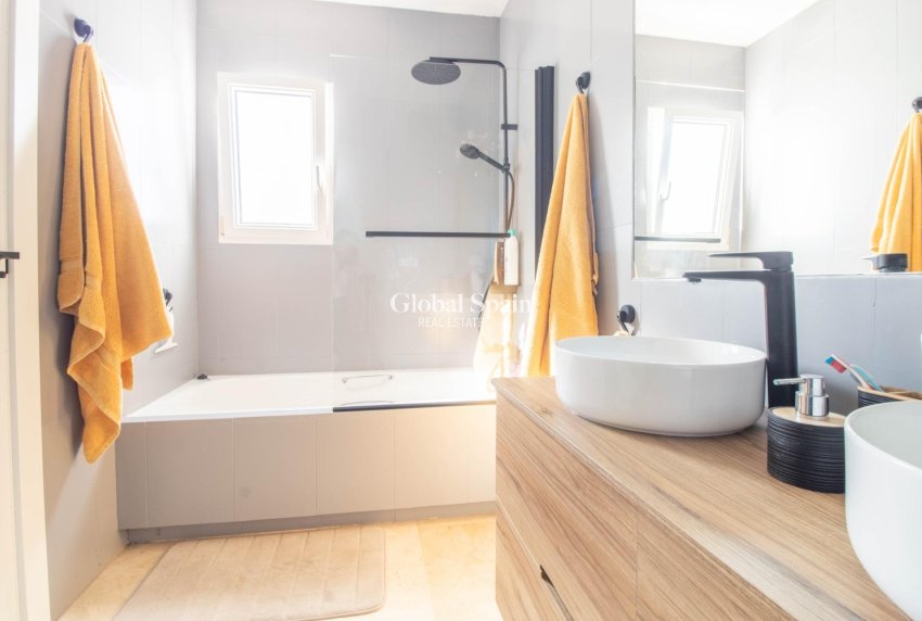 Resale - Villa -
SAN MIGUEL DE SALINAS - Blue Lagoon - El Galan