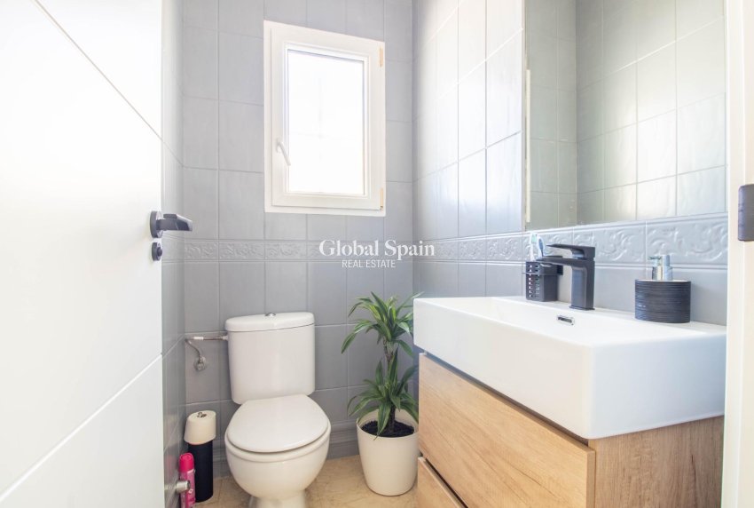 Resale - Villa -
SAN MIGUEL DE SALINAS - Blue Lagoon - El Galan