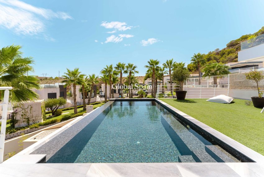 Resale - Villa -
SAN MIGUEL DE SALINAS - Costa blanca sur