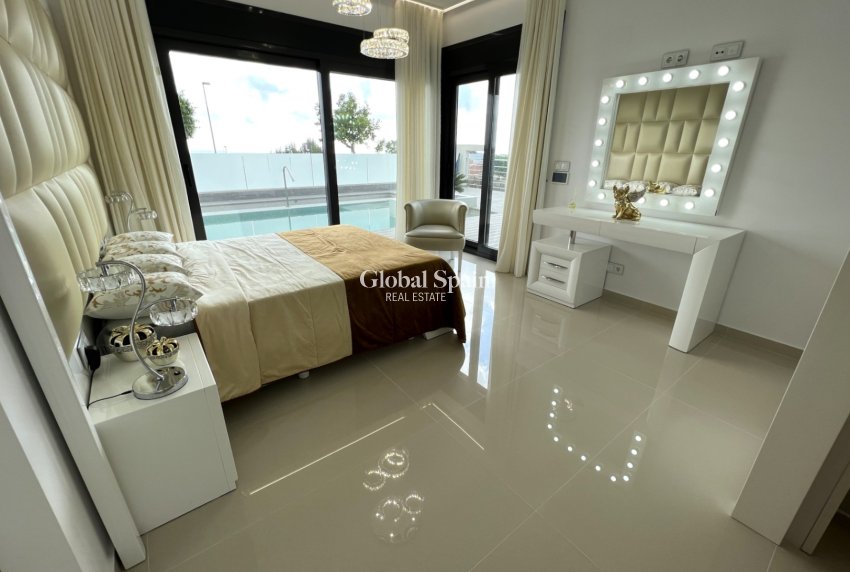 Resale - Villa -
SAN MIGUEL DE SALINAS - Costa Blanca Sur