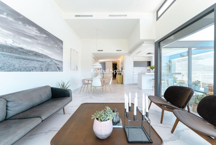 Resale - VILLA -
SAN MIGUEL DE SALINAS - Costa blanca sur