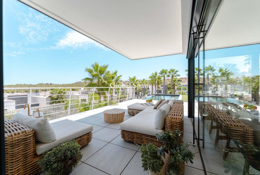 Resale - VILLA -
SAN MIGUEL DE SALINAS - Costa blanca sur