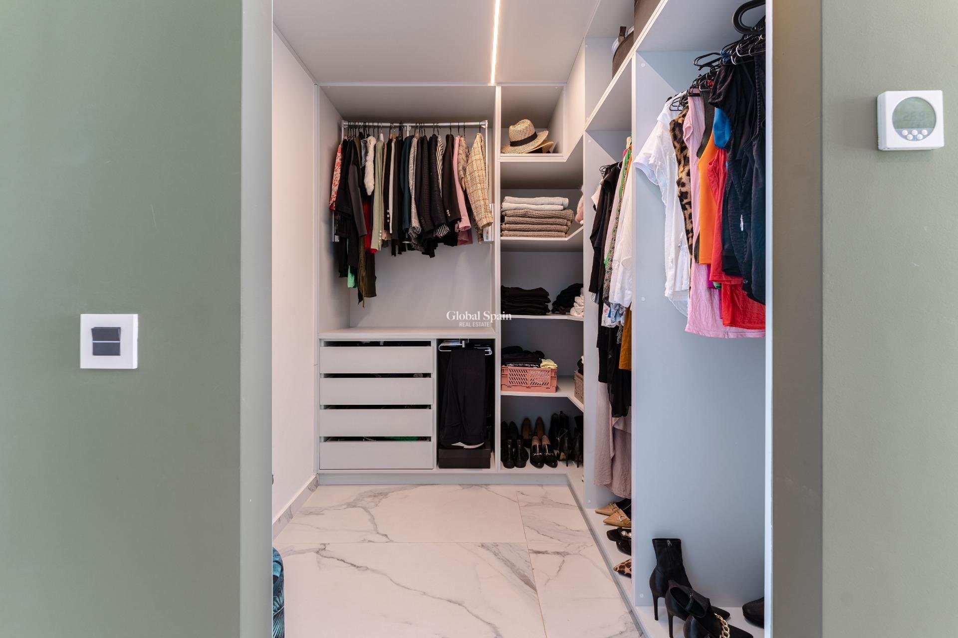 Resale - VILLA -
SAN MIGUEL DE SALINAS - Costa blanca sur