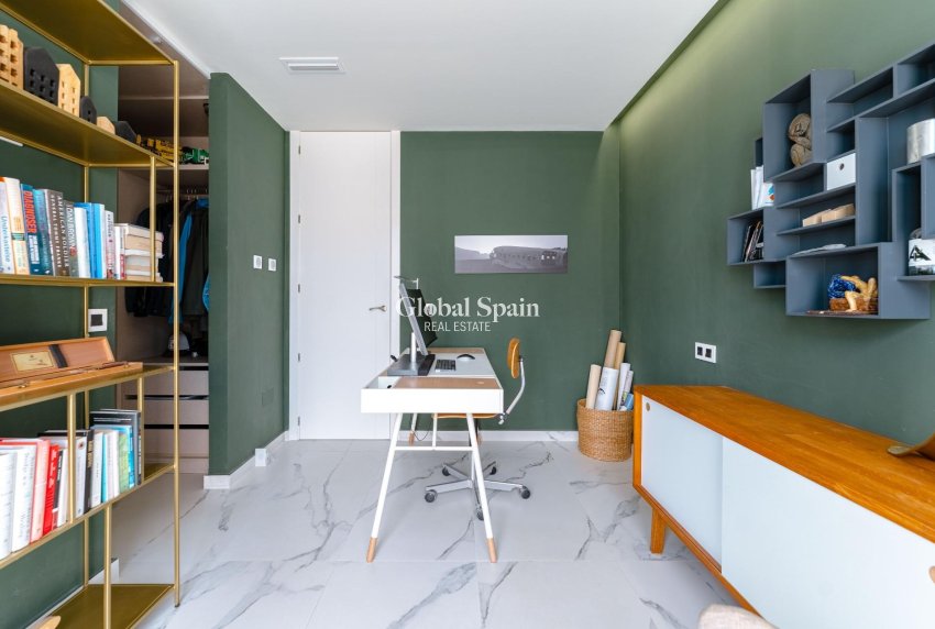 Resale - VILLA -
SAN MIGUEL DE SALINAS - Costa blanca sur