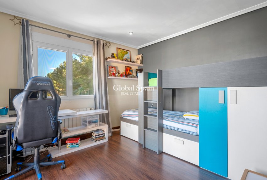 Resale - VILLA -
SAN MIGUEL DE SALINAS - Costa Blanca