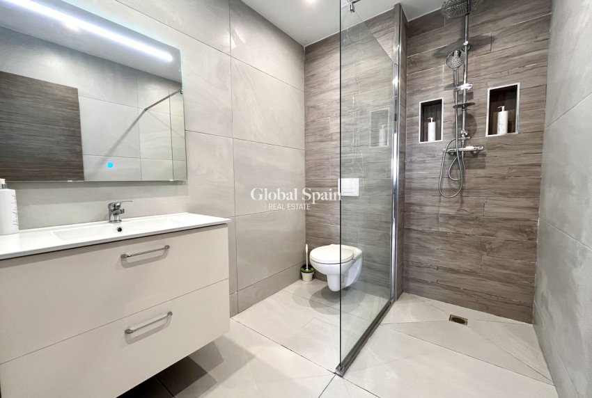 Resale - VILLA -
SAN MIGUEL DE SALINAS - Inland