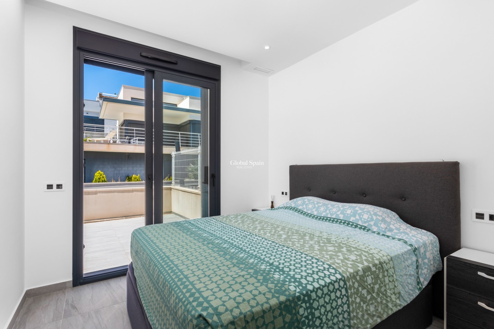 Resale - VILLA -
SAN MIGUEL DE SALINAS - Inland