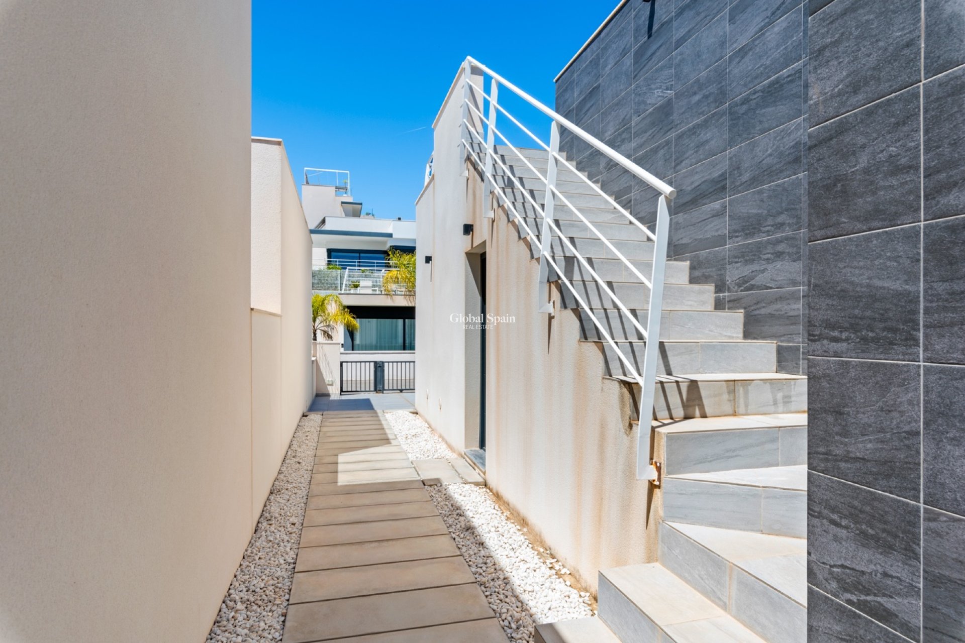 Resale - VILLA -
SAN MIGUEL DE SALINAS - Inland