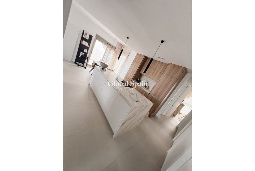 Resale - VILLA -
SAN MIGUEL DE SALINAS - Inland