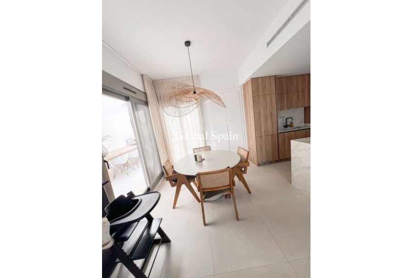 Resale - VILLA -
SAN MIGUEL DE SALINAS - Inland