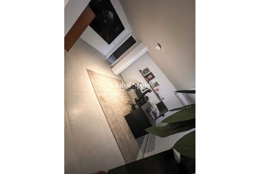 Resale - VILLA -
SAN MIGUEL DE SALINAS - Inland