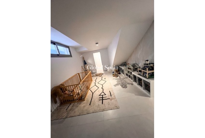 Resale - VILLA -
SAN MIGUEL DE SALINAS - Inland