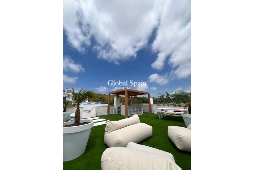 Resale - VILLA -
SAN MIGUEL DE SALINAS - Inland