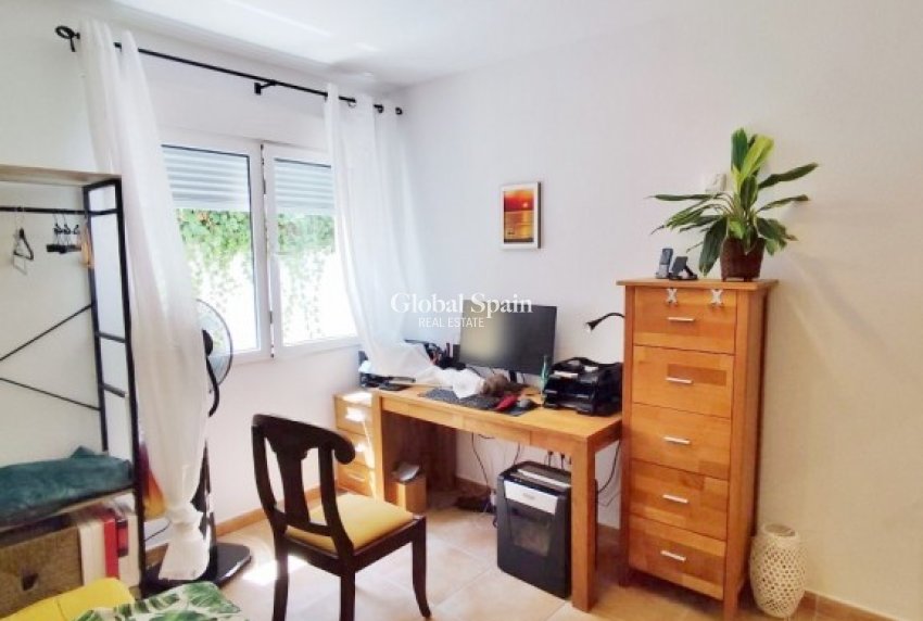 Resale - VILLA -
SAN MIGUEL DE SALINAS - Inland