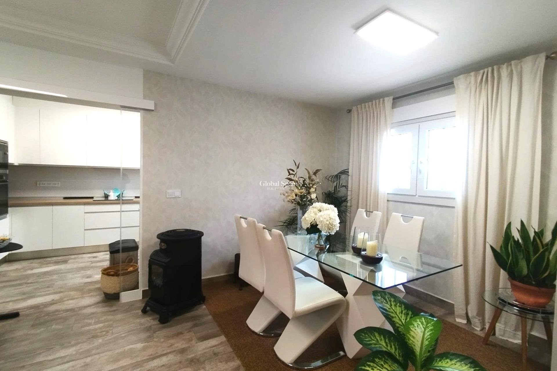 Resale - VILLA -
SAN MIGUEL DE SALINAS - Inland