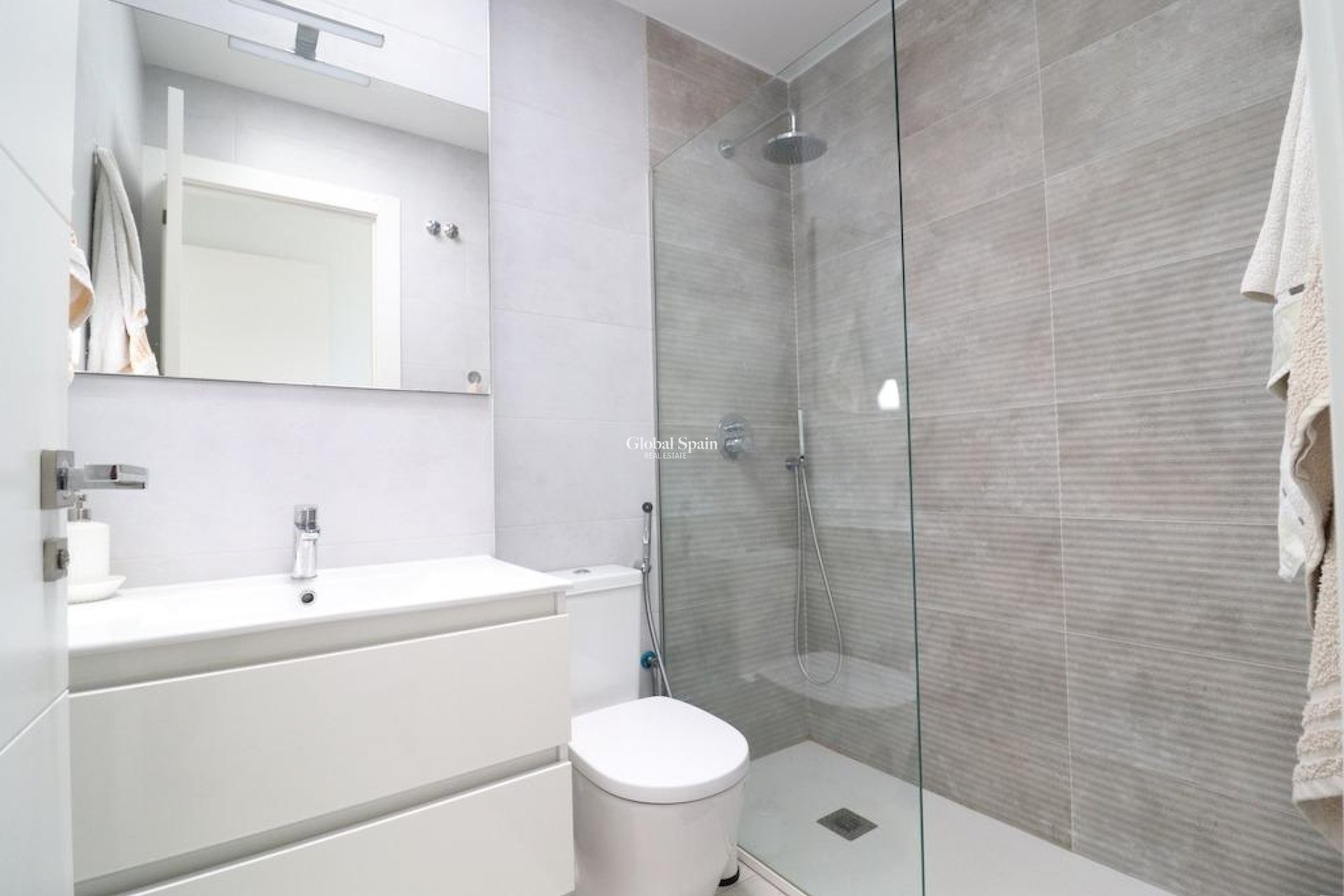 Resale - VILLA -
SAN MIGUEL DE SALINAS - Inland