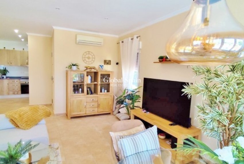 Resale - VILLA -
SAN MIGUEL DE SALINAS - Inland