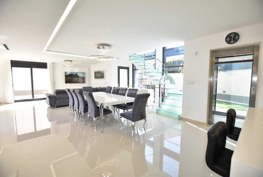 Resale - VILLA -
SAN MIGUEL DE SALINAS - Inland