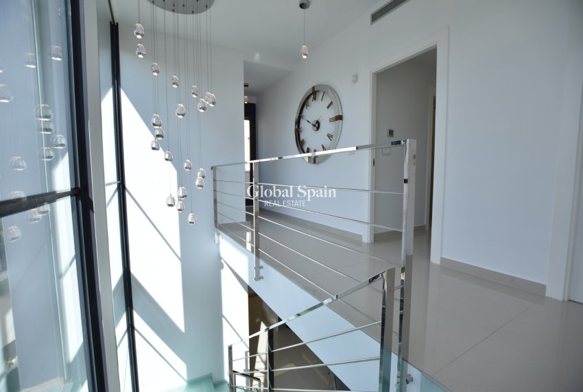 Resale - VILLA -
SAN MIGUEL DE SALINAS - Inland