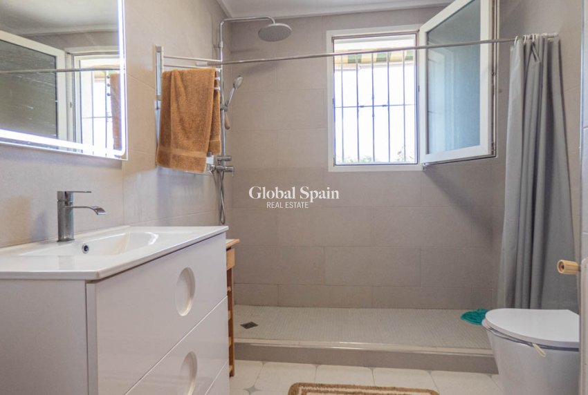 Resale - VILLA -
SAN MIGUEL DE SALINAS - Inland