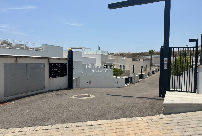 Resale - VILLA -
SAN MIGUEL DE SALINAS - Inland