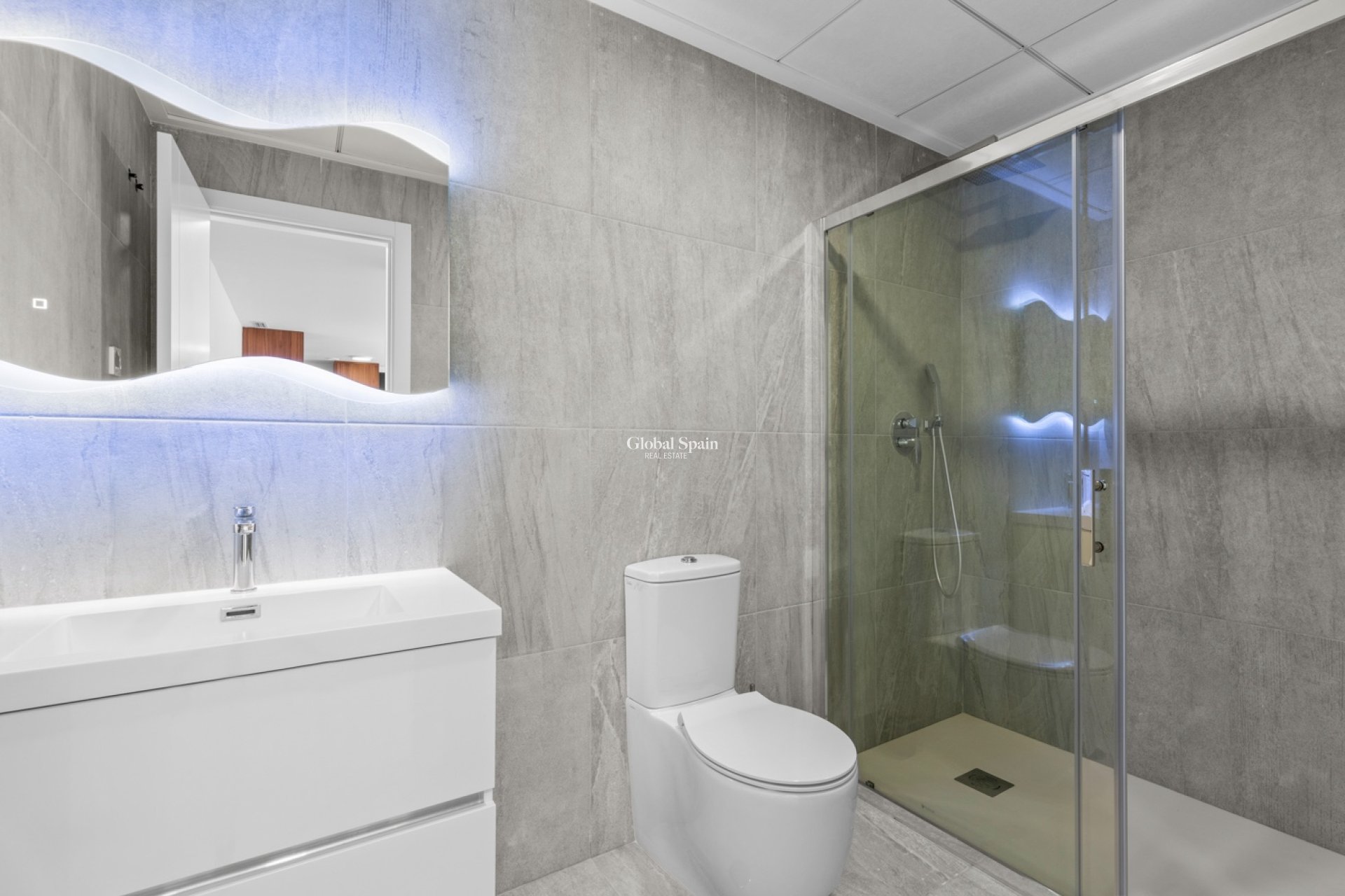 Resale - VILLA -
SAN MIGUEL DE SALINAS - Inland