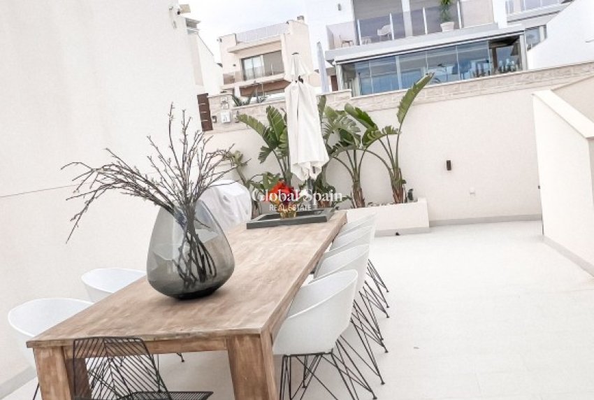 Resale - VILLA -
SAN MIGUEL DE SALINAS - Inland