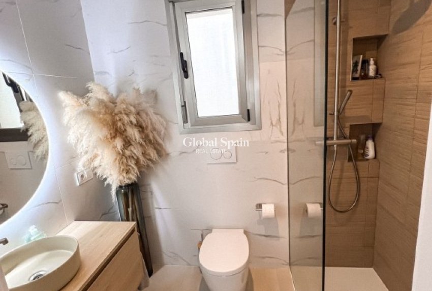 Resale - VILLA -
SAN MIGUEL DE SALINAS - Inland