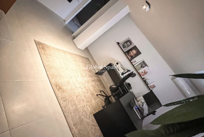 Resale - VILLA -
SAN MIGUEL DE SALINAS - Inland