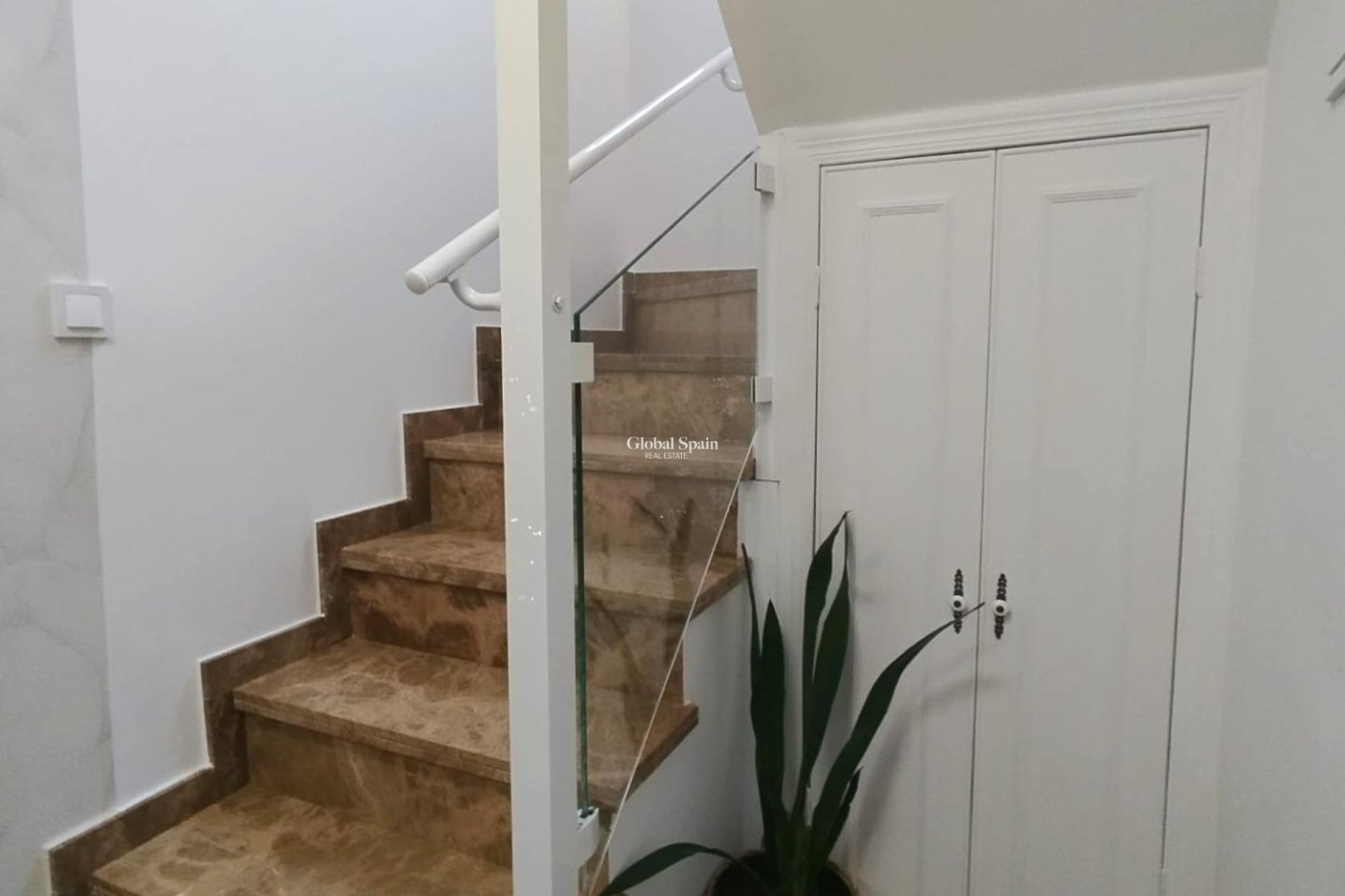 Resale - VILLA -
SAN MIGUEL DE SALINAS - Inland