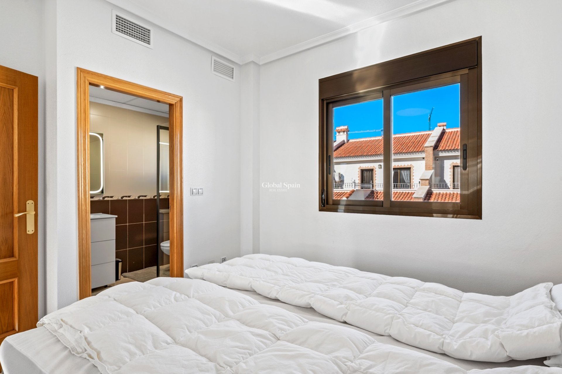 Resale - VILLA -
SAN MIGUEL DE SALINAS - Inland