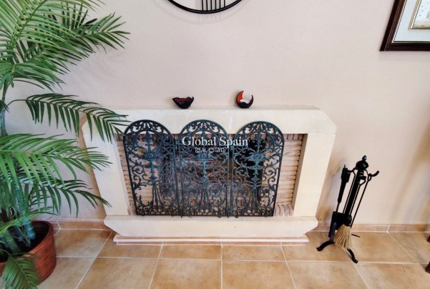 Resale - VILLA -
SAN MIGUEL DE SALINAS - Inland