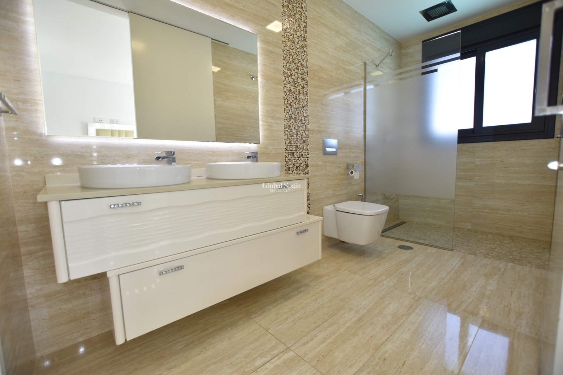 Resale - VILLA -
SAN MIGUEL DE SALINAS - Inland