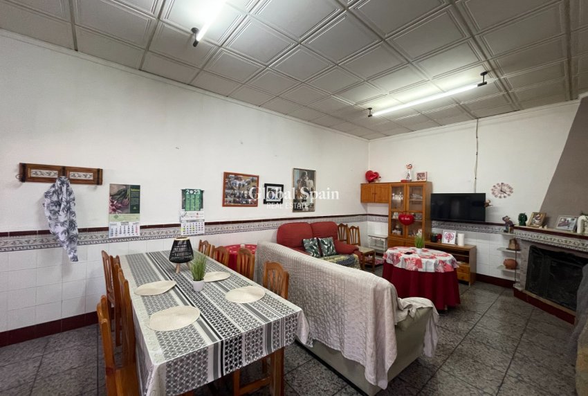 Resale - VILLA -
SAN MIGUEL DE SALINAS - Inland