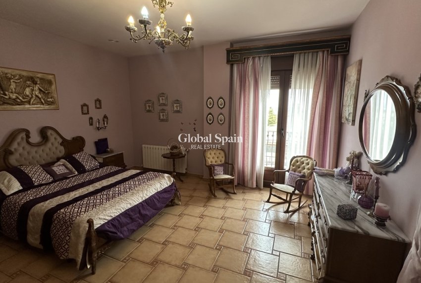 Resale - VILLA -
SAN MIGUEL DE SALINAS - Inland