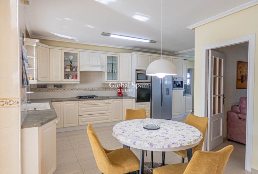 Resale - VILLA -
SAN MIGUEL DE SALINAS - Inland