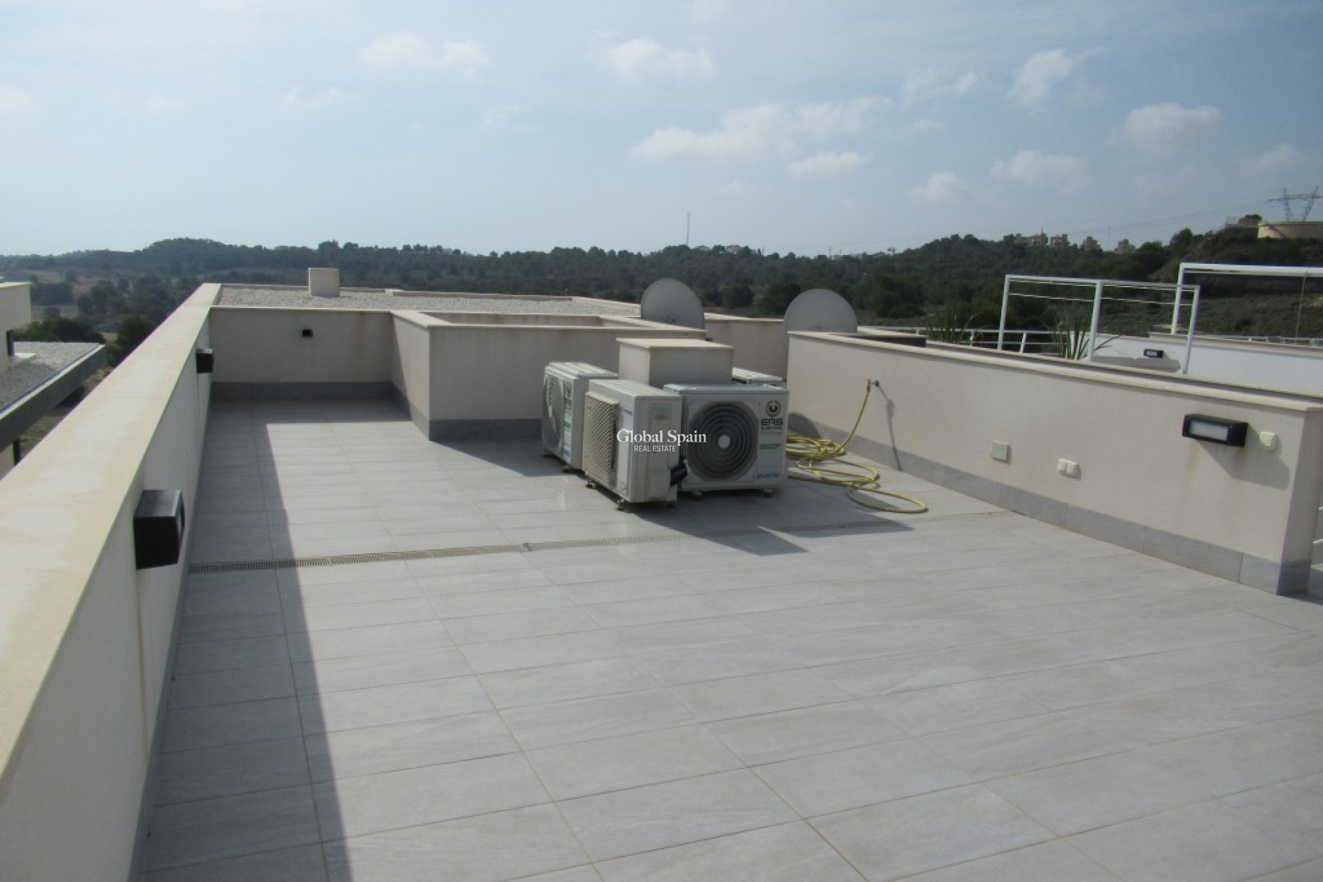 Resale - VILLA -
SAN MIGUEL DE SALINAS - Inland