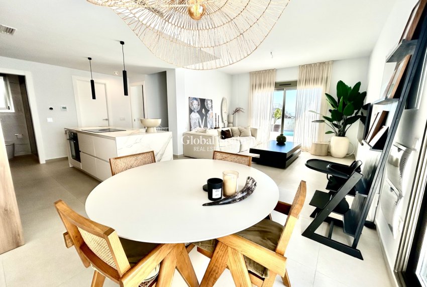 Resale - VILLA -
SAN MIGUEL DE SALINAS - Inland