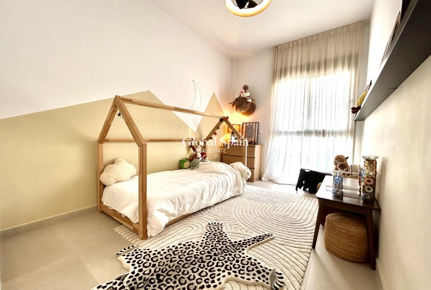 Resale - VILLA -
SAN MIGUEL DE SALINAS - Inland