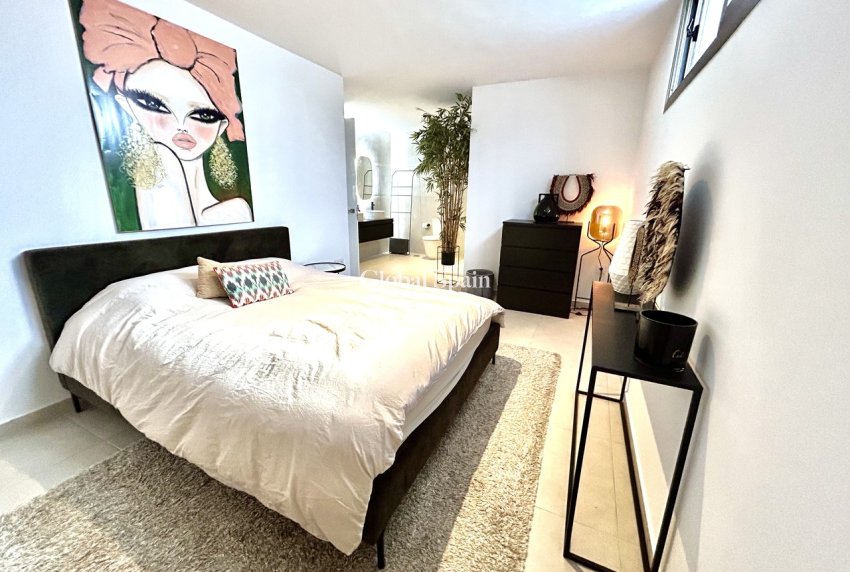 Resale - VILLA -
SAN MIGUEL DE SALINAS - Inland