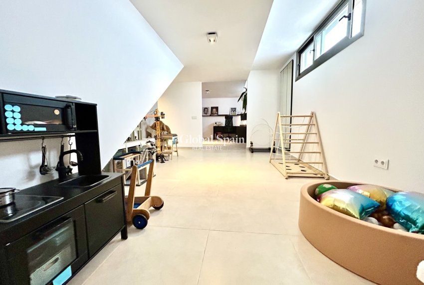 Resale - VILLA -
SAN MIGUEL DE SALINAS - Inland