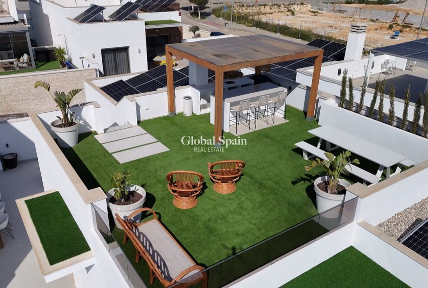 Resale - VILLA -
SAN MIGUEL DE SALINAS - Inland