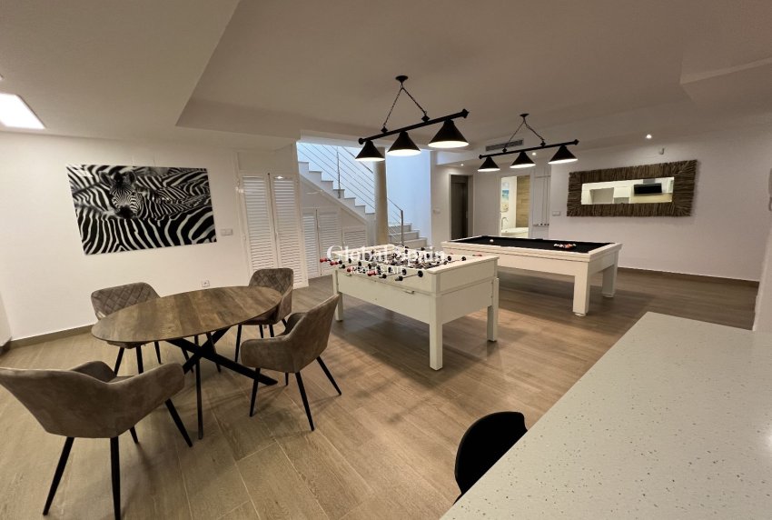 Resale - VILLA -
SAN MIGUEL DE SALINAS - Inland