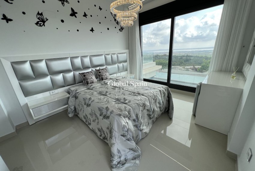 Resale - VILLA -
SAN MIGUEL DE SALINAS - Inland