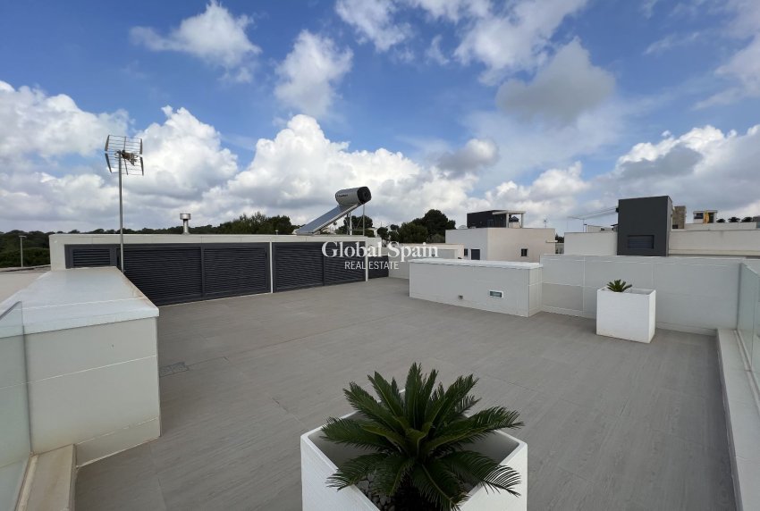 Resale - VILLA -
SAN MIGUEL DE SALINAS - Inland